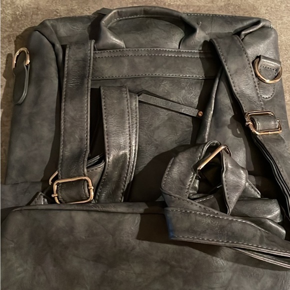 Gray backpack - Picture 2 of 6